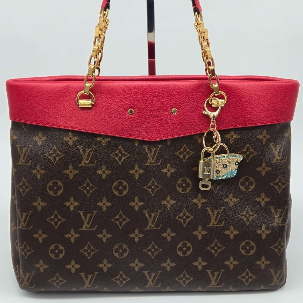 Louis Vuitton Authentic Gold Padlock 🔒 Key + Unbranded Keychain Bag Charm